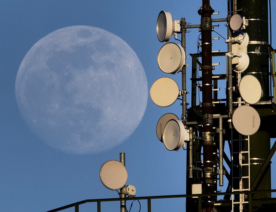 PTS har genomfört och planerar att genomföra ytterligare åtgärder för att minska risker i elektronisk kommunikation. Arkivbild. Foto: Michael Probst/AP/TT PTS har genomfört och planerar att genomföra ytterligare åtgärder för att minska risker i elektronisk kommunikation. Arkivbild. Foto: Michael Probst/AP/TT