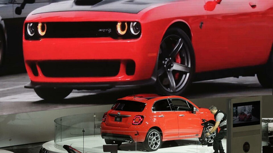 En Fiat 500X i samband med förra årets motormässa i Los Angeles. Arkivbild. Foto: Damian Dovarganes/AP/TT En Fiat 500X i samband med förra årets motormässa i Los Angeles. Arkivbild. Foto: Damian Dovarganes/AP/TT