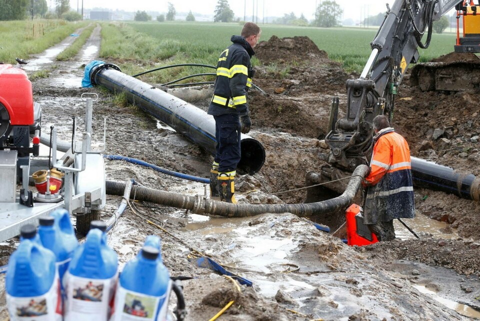 En vattenhuvudledning gick av vid halv tre natten till torsdag, strax utanför Nyköping. Foto: Magnus Andersson/TT En vattenhuvudledning gick av vid halv tre natten till torsdag, strax utanför Nyköping. Foto: Magnus Andersson/TT