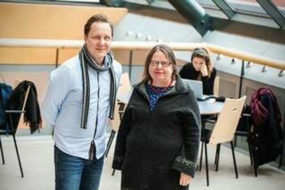 Professor Kristina Edström, koordinator för den nya forskarskolan. Här tillsammans med Martin Månsson, universitetslektor på KTH.