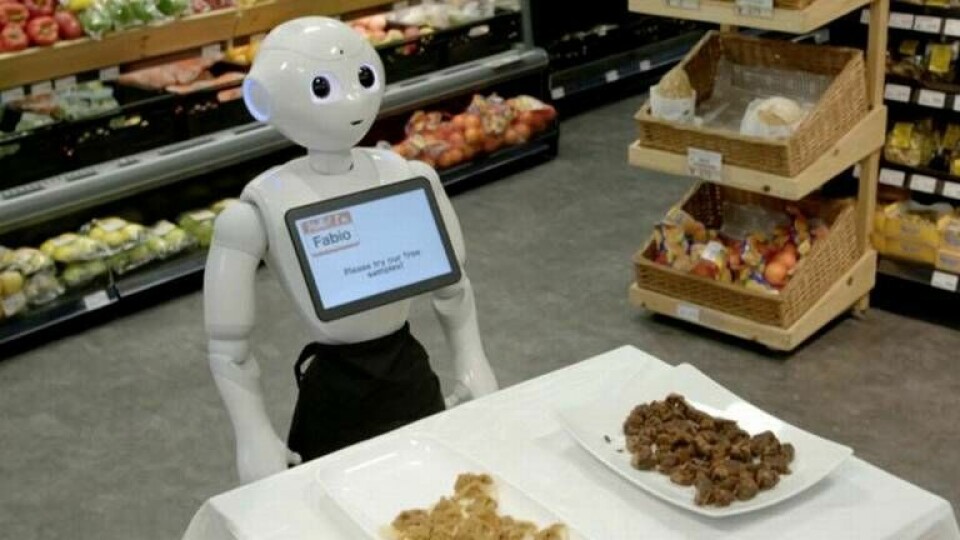 Roboten Fabio delar ut smakprover. Foto: BBC