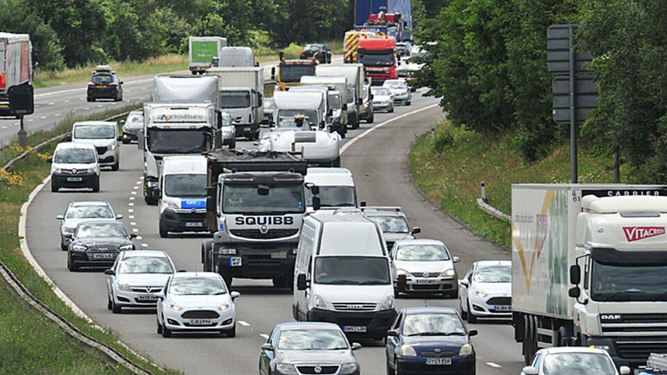 Om drygt 20 år försäjningen av diesel- och bensinbilar ett minne blott i Storbritannien. Foto: Grant Falvey/LNP/REX Om drygt 20 år försäjningen av diesel- och bensinbilar ett minne blott i Storbritannien. Foto: Grant Falvey/LNP/REX