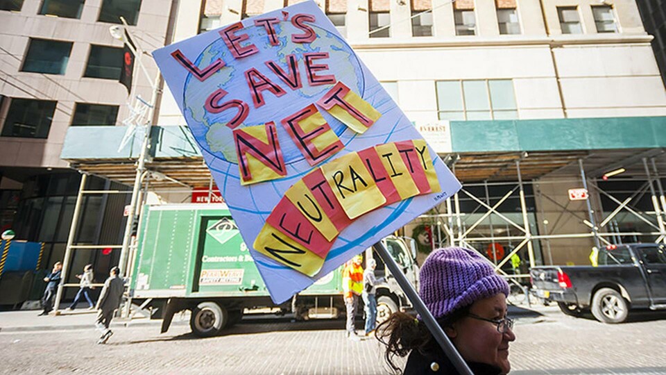 Protesterna hjälpte inte - det amerikanska beslutet om upphävande av nätneutraliteten har fattats. Men det påverkar inte Sverige, menar experten. Foto: Imago stock Protesterna hjälpte inte - det amerikanska beslutet om upphävande av nätneutraliteten har fattats. Men det påverkar inte Sverige, menar experten. Foto: Imago stock