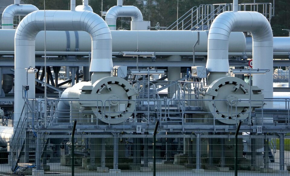 Tyskland lade nyligen tillståndsprövningen för att öppna den nya rysk-tyska gasledningen Nord Stream 2 på is, varpå bolaget gått i konkurs. Arkivbild Foto: Michael Sohn AP/TT Tyskland lade nyligen tillståndsprövningen för att öppna den nya rysk-tyska gasledningen Nord Stream 2 på is, varpå bolaget gått i konkurs. Arkivbild Foto: Michael Sohn AP/TT