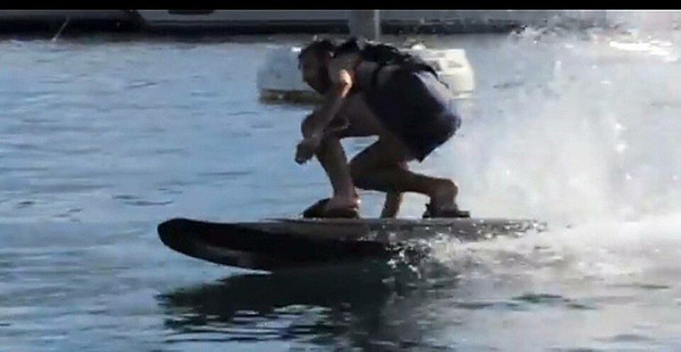 Bra fart med eldriven wakeboard. Foto: Radinn Bra fart med eldriven wakeboard. Foto: Radinn