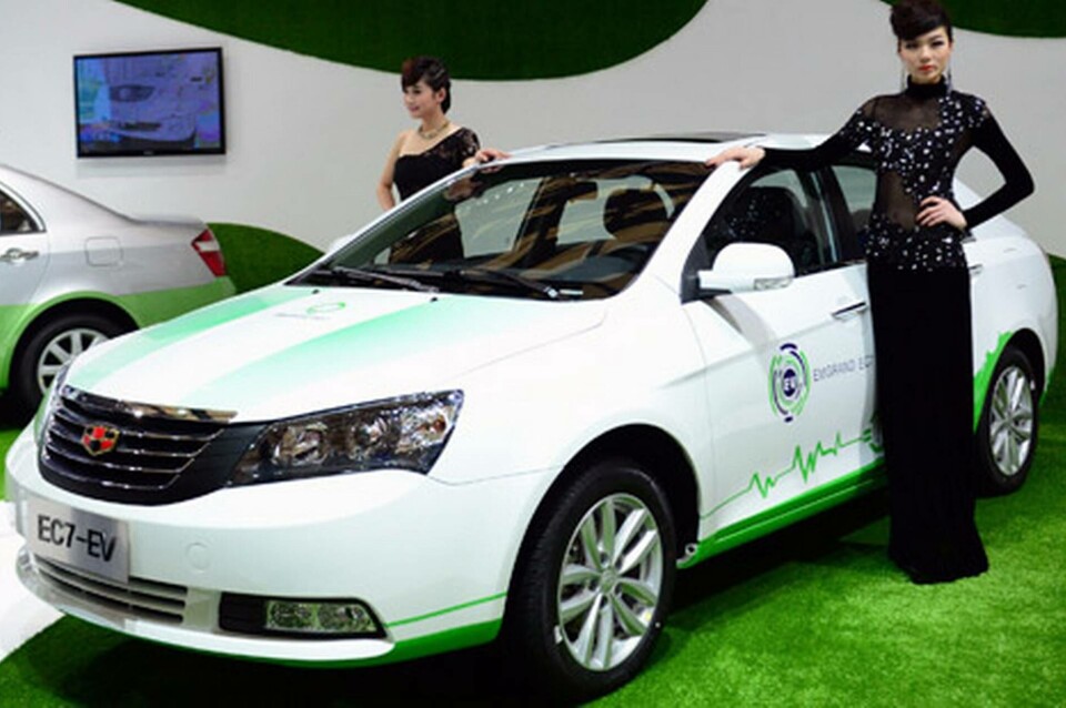 Geely Emgrand EC7 ska bli elbilen EC7-EV med hjälp av teknik från Detroit Electric. Bilen ställs ut på bilmässan i Shanghai. Foto: Geely/Detroit Electric Geely Emgrand EC7 ska bli elbilen EC7-EV med hjälp av teknik från Detroit Electric. Bilen ställs ut på bilmässan i Shanghai. Foto: Geely/Detroit Electric