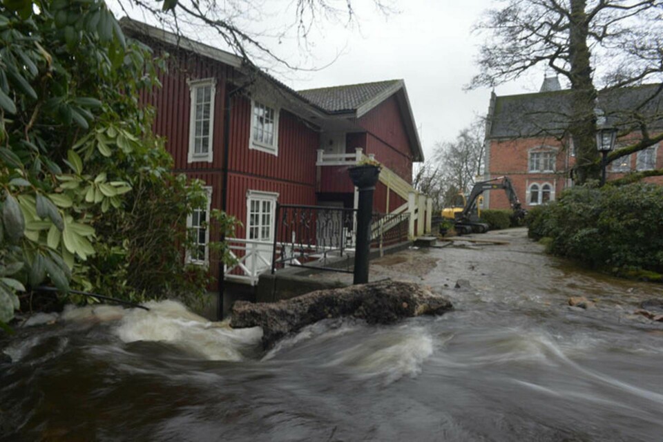 Med fortsatta klimatförändringar kan skyfallen i Sverige bli fler, enligt en ny rapport. Här översvämningar i Västsverige 2015. Foto: Roger Lundsten/Aftonbladet/IBL Bidbyrå