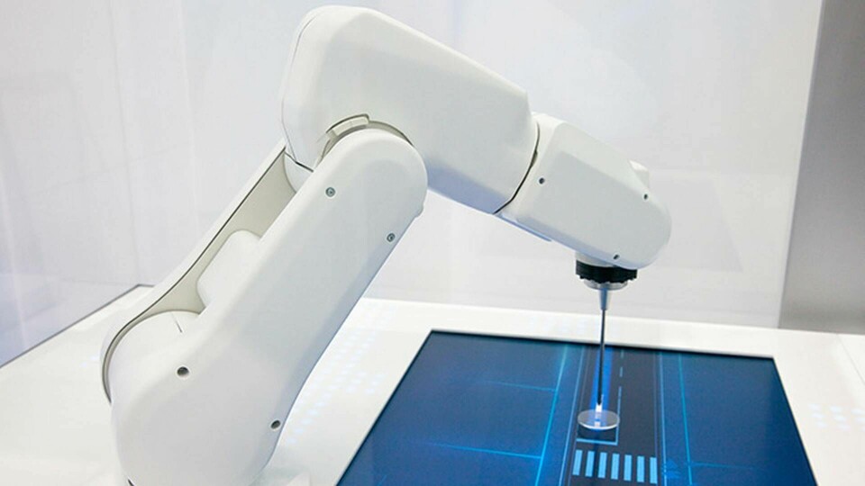 Småföretagen bör digitalisera mera - med exempelvis robotar, menar Damberg. Foto: Alamy
