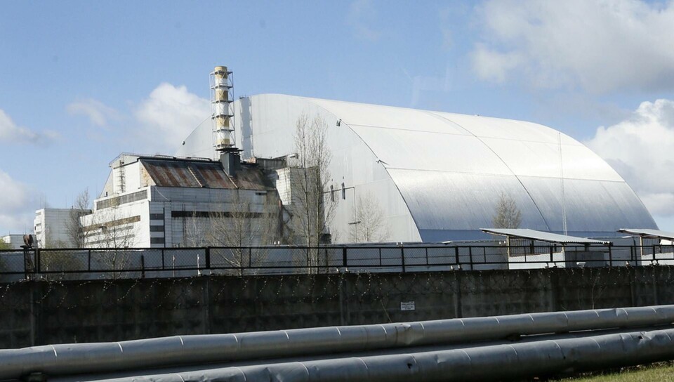 Sarkofagen över reaktor 4 i Tjernobyl. Arkivbild. Foto: Efrem Lukatsky/TT Sarkofagen över reaktor 4 i Tjernobyl. Arkivbild. Foto: Efrem Lukatsky/TT
