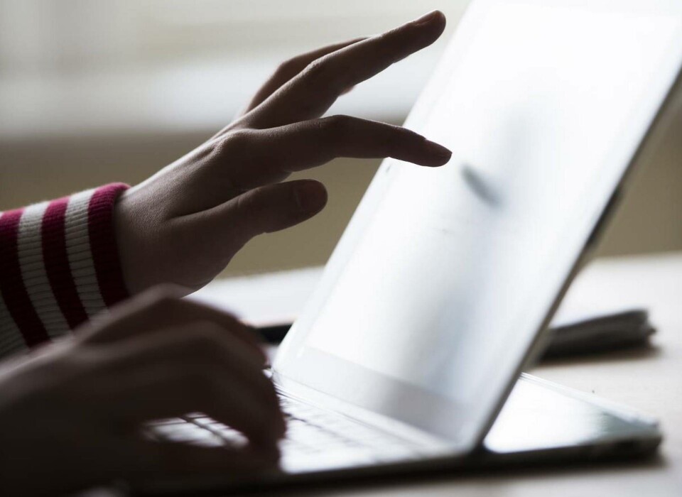 Svenska elever lyckas bättre på Pisa-undersökningens digitala prov än på de pappersbaserade proven. Svenska elever lyckas bättre på Pisa-undersökningens digitala prov än på de pappersbaserade proven.