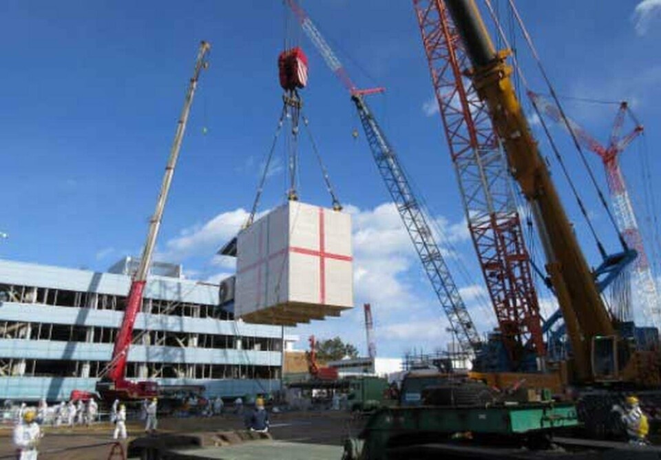 Utrustningen för att inspektera reaktor 1 i Fukushima Daiichi anländer till haveriplatsen. Foto: Tepco Utrustningen för att inspektera reaktor 1 i Fukushima Daiichi anländer till haveriplatsen. Foto: Tepco