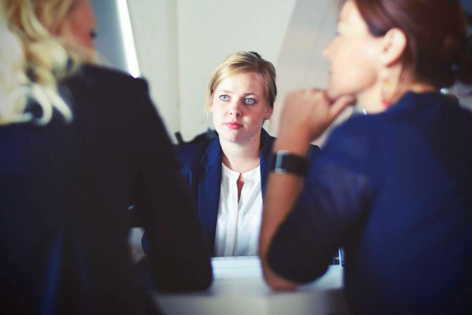 Varför ska vi anställa dig? Vilka är dina svagheter? Kluriga frågor som ofta dyker upp under arbetsintervjuer. Så besvarar du dem. Foto: Unsplash Varför ska vi anställa dig? Vilka är dina svagheter? Kluriga frågor som ofta dyker upp under arbetsintervjuer. Så besvarar du dem. Foto: Unsplash
