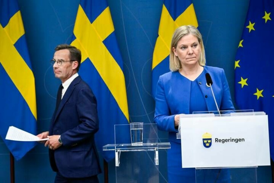 Moderaternas partiledare Ulf Kristersson (tv) och statsminister Magdalena Andersson (S). Foto: Henrik Montgomery/TT