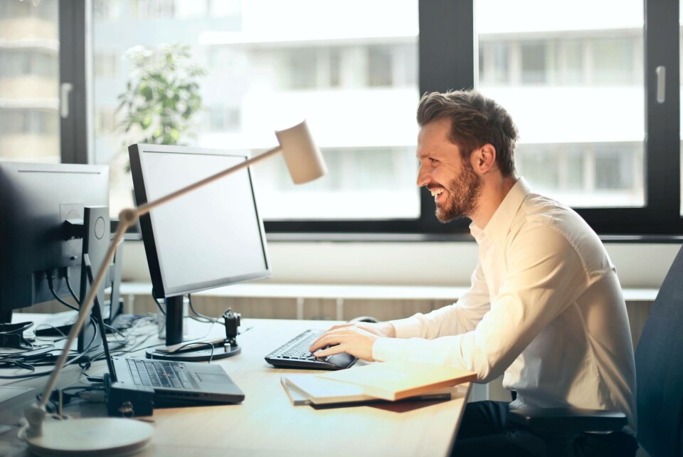 Att skratta på jobbet är viktigt för återhämtningen, enligt studien. Foto: Pexels Att skratta på jobbet är viktigt för återhämtningen, enligt studien. Foto: Pexels