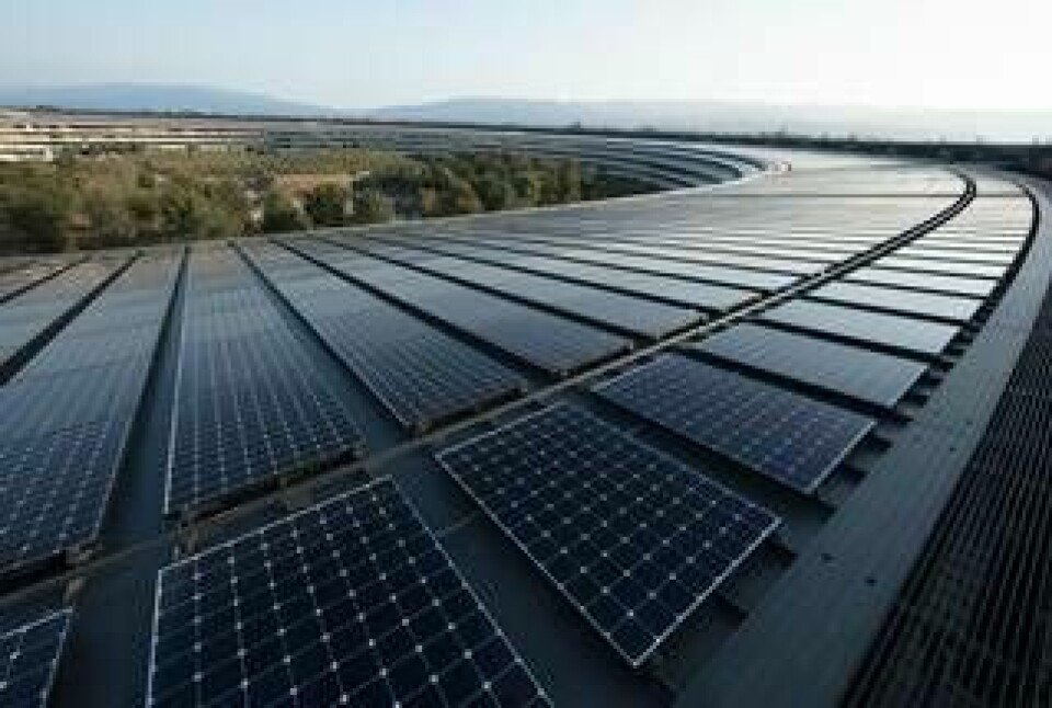 Taken på Apples nya högkvarter i Cupertino har täckts med solpaneler med en total kapacitet på 17 megawatt. Foto: Apple