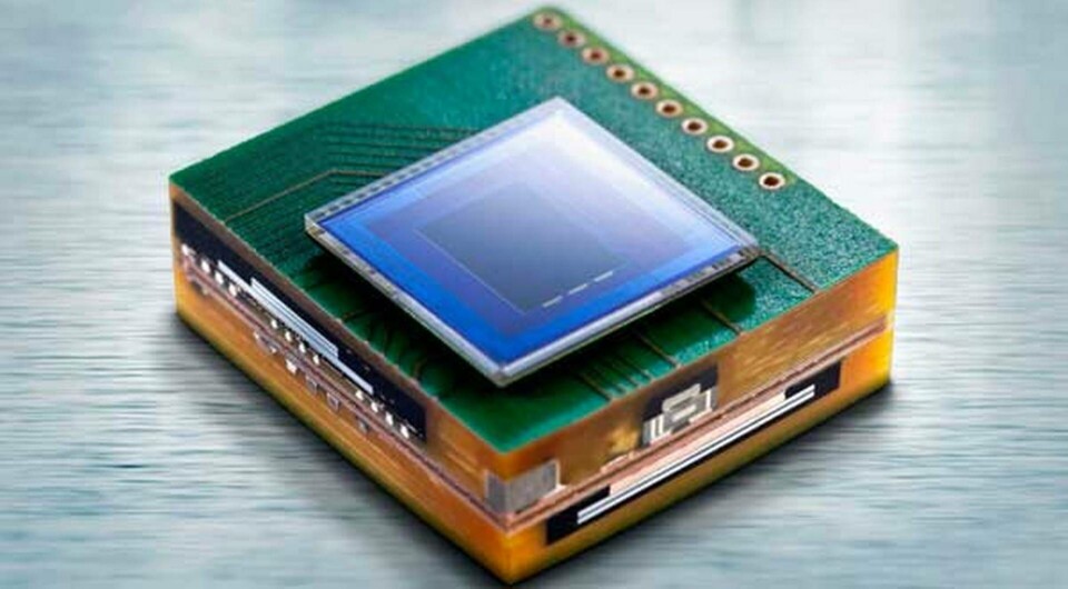 Mikrokameramodulen med bildsensorn överst mäter 16x16x12 mm. Foto: Fraunhofer IZM Mikrokameramodulen med bildsensorn överst mäter 16x16x12 mm. Foto: Fraunhofer IZM
