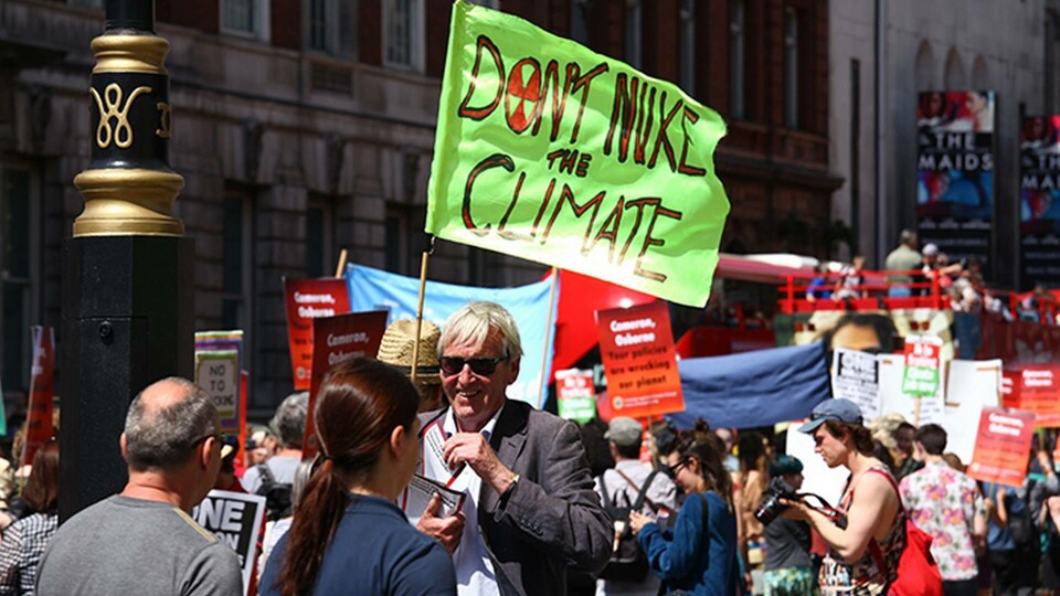 Arkivbild från en demonstration för bättre klimatpolitik i Storbritannien. Foto: Natasha Quarmby/REX/IBL Arkivbild från en demonstration för bättre klimatpolitik i Storbritannien. Foto: Natasha Quarmby/REX/IBL