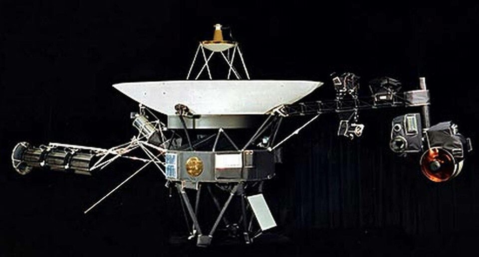 Voyager 1 är på väg ut ur solsystemet. Systerfarkosten Voyager 2 är inte långt efter. Båda sköts upp 1977. Voyager 1 är på väg ut ur solsystemet. Systerfarkosten Voyager 2 är inte långt efter. Båda sköts upp 1977.