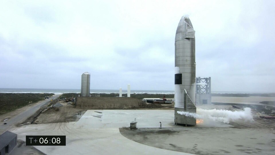 Ett Starship som just landat efter ett 'flygskutt' i Boca Chica, Texas, i maj i år. Foto: Space X/AP/TT Ett Starship som just landat efter ett 'flygskutt' i Boca Chica, Texas, i maj i år. Foto: Space X/AP/TT