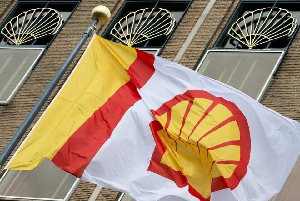Oljekoncernen Shell köpte i fredags en fartygslast rysk råolja, men har nu beslutat att stoppa handeln med ryska råvaror. Foto: Peter Dejong AP/TT