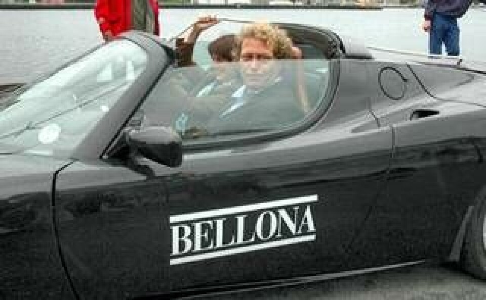 MIljöstiftelsen Bellonas vd Fredrik Hauge körde sin eldrivna Tesla.