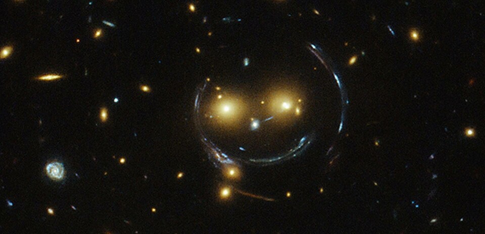 Rymdteleskopet Hubble har hittat en galax som ler mot oss. Foto: TT Rymdteleskopet Hubble har hittat en galax som ler mot oss. Foto: TT
