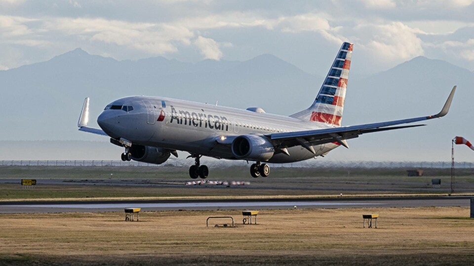 Ett av American Airlines Boeing 737 Max 8, det dröjer till en bra bit in på nästa år innan det får lyfta igen. Arkivbild. Foto: Bayne Stanley/Zuma Press/TT Ett av American Airlines Boeing 737 Max 8, det dröjer till en bra bit in på nästa år innan det får lyfta igen. Arkivbild. Foto: Bayne Stanley/Zuma Press/TT