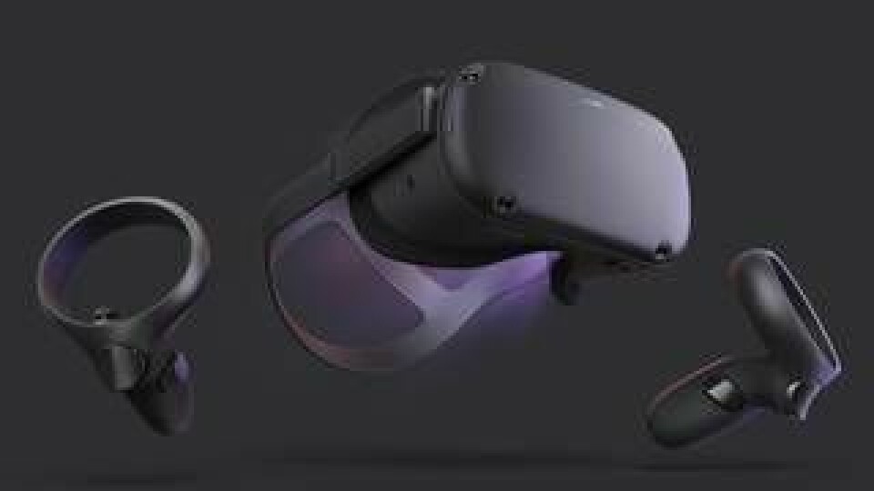 Handkontrollerna Oculus Touch flankerar det nya headsetet, Quest. Foto: Facebook
