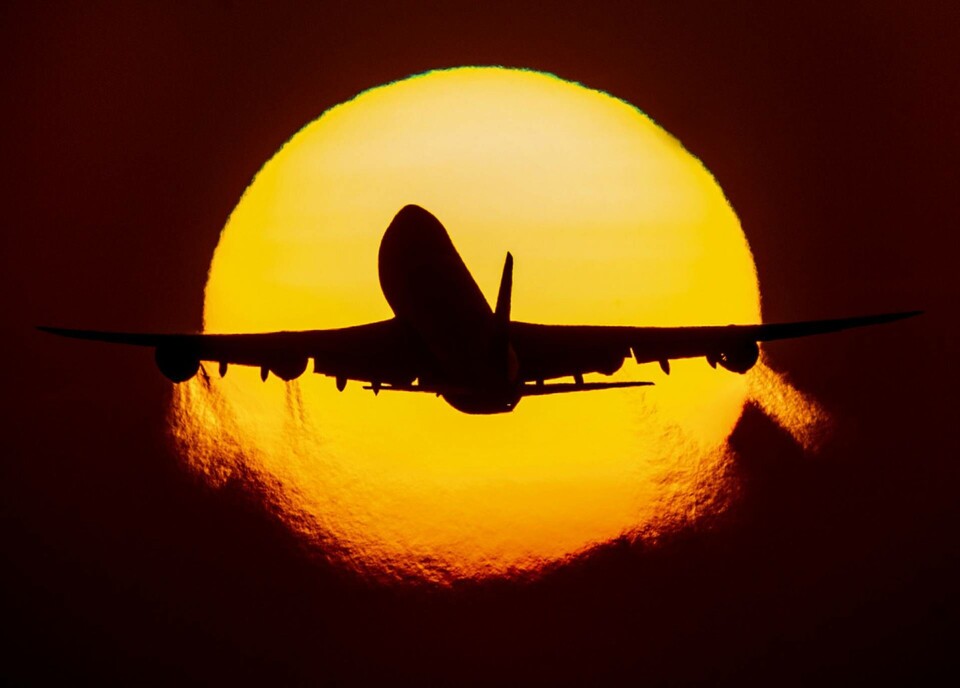 Flygtrafiken väntas snart nå 2019 års nivå – men bemanningen på flygplatserna är inte i kapp, så räkna med köer i sommar. Arkivbild. Foto: Michael Probst/AP Photo/TT Flygtrafiken väntas snart nå 2019 års nivå – men bemanningen på flygplatserna är inte i kapp, så räkna med köer i sommar. Arkivbild. Foto: Michael Probst/AP Photo/TT