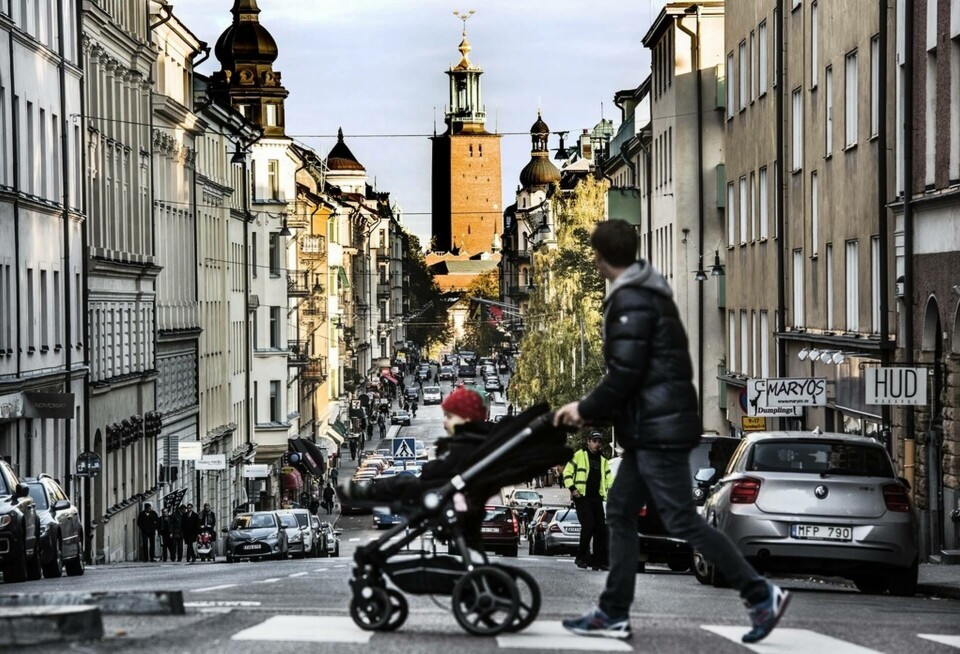 Stockholm har haft en ganska omfattande smittspridning av coronaviruset, men inte övriga landet, varför det inte är för sent att byta strategi, även om det är bråttom. Det skriver fyra forskare på DN-debatt. Foto: Tomas Oneborg/SvD/TT Stockholm har haft en ganska omfattande smittspridning av coronaviruset, men inte övriga landet, varför det inte är för sent att byta strategi, även om det är bråttom. Det skriver fyra forskare på DN-debatt. Foto: Tomas Oneborg/SvD/TT