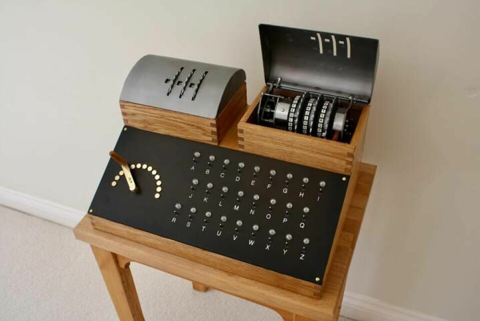 Cambridgestudenten Hal Evans har lyckats återskapa en version av Marian Rejewskis cyklometer som användes för att knäcka Enigmachiffret. Foto: Hal Evans