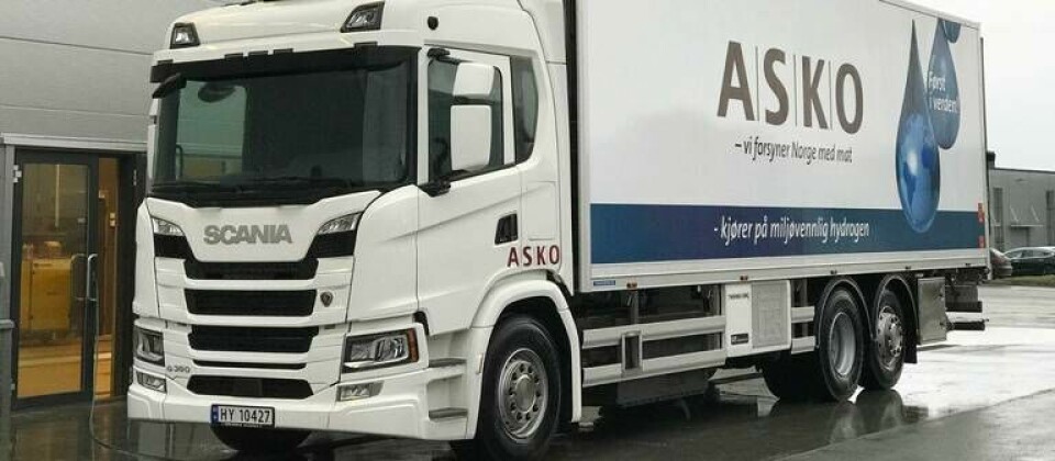 Livsmedelsgrossisten Asko har nu tagit fyra vätgasdrivna lastbilar från Scania i drift. Foto: Scania