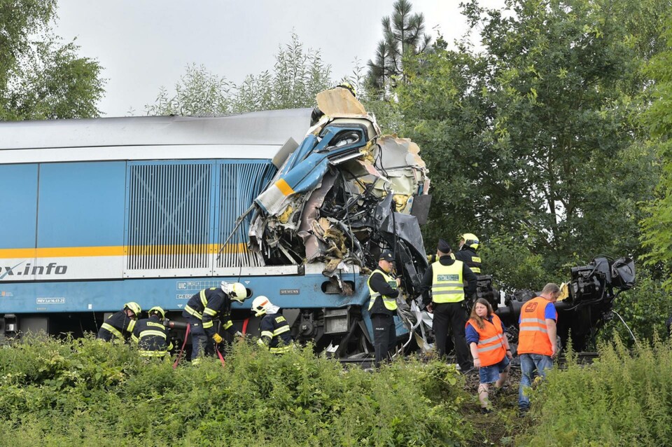 Tågkraschen inträffade i västra Tjeckien, drygt tio mil sydväst om huvudstaden Prag. Foto: Chaloupka Miroslav/AP/TT Tågkraschen inträffade i västra Tjeckien, drygt tio mil sydväst om huvudstaden Prag. Foto: Chaloupka Miroslav/AP/TT