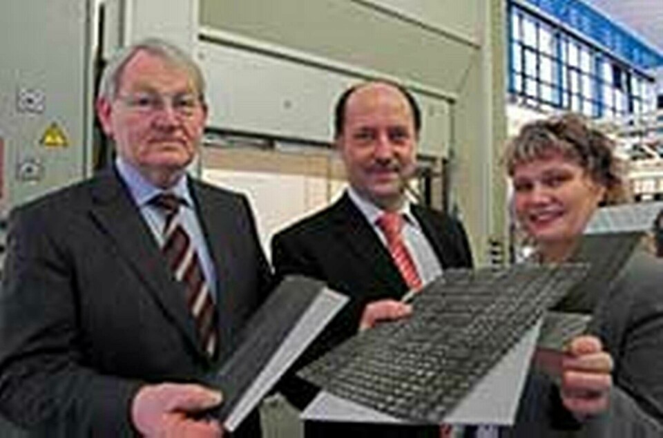 Berhard Wielage, Lothar Kroll och Daisy Weber letar efter den rätta metoden att sätta ihop metall och fiberkompositer.