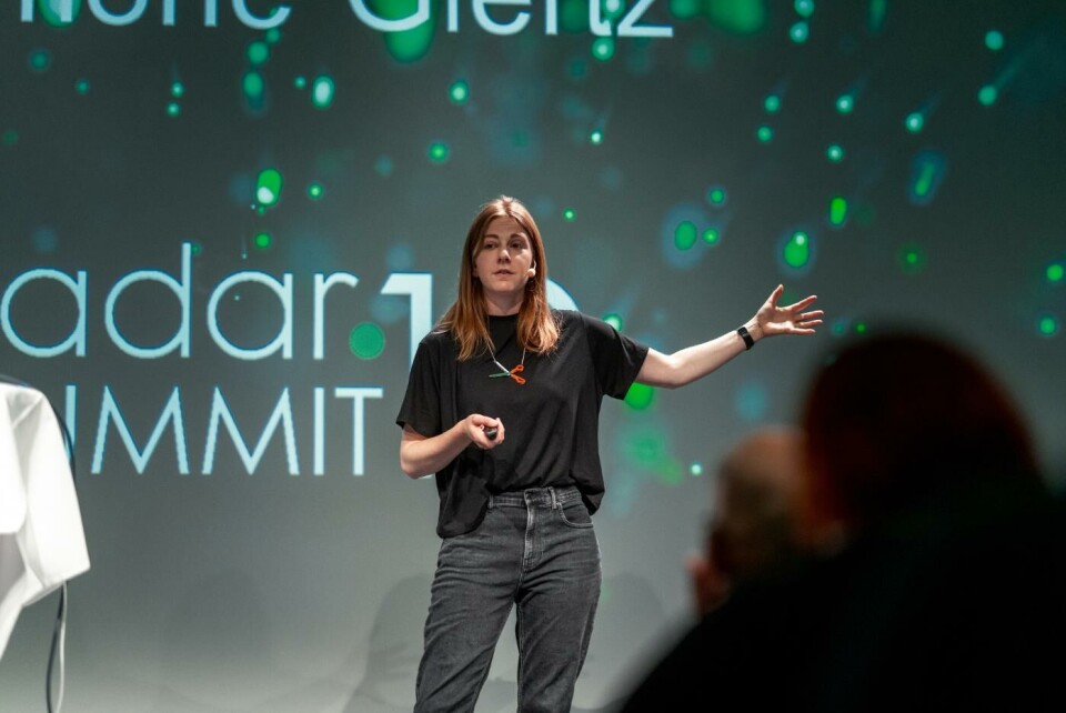 Under framträdandet på Radar Summit i Stockholm berättar Simone Giertz om sina 'shitty robots' och om att våga misslyckas. Foto: Tobias Ohls Under framträdandet på Radar Summit i Stockholm berättar Simone Giertz om sina 'shitty robots' och om att våga misslyckas. Foto: Tobias Ohls