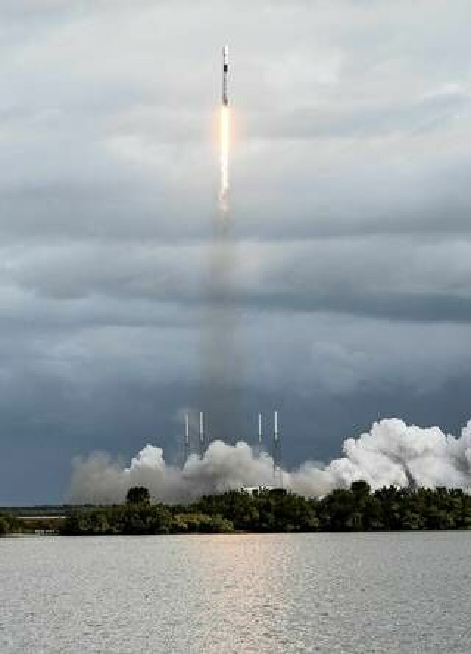 Falcon 9 levererar 143 satelliter till omloppsbanan. Foto: USA TODAY Network/TT