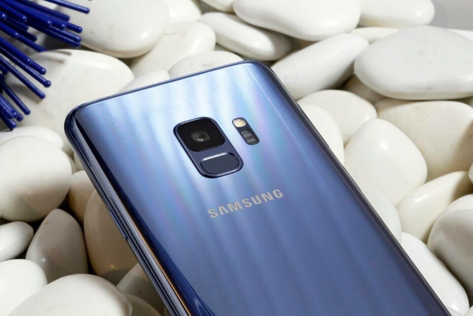 Den kommande telefonen från Samsung ryktas ha tre skärmar. Foto: AP/Richard Drew/TT Den kommande telefonen från Samsung ryktas ha tre skärmar. Foto: AP/Richard Drew/TT