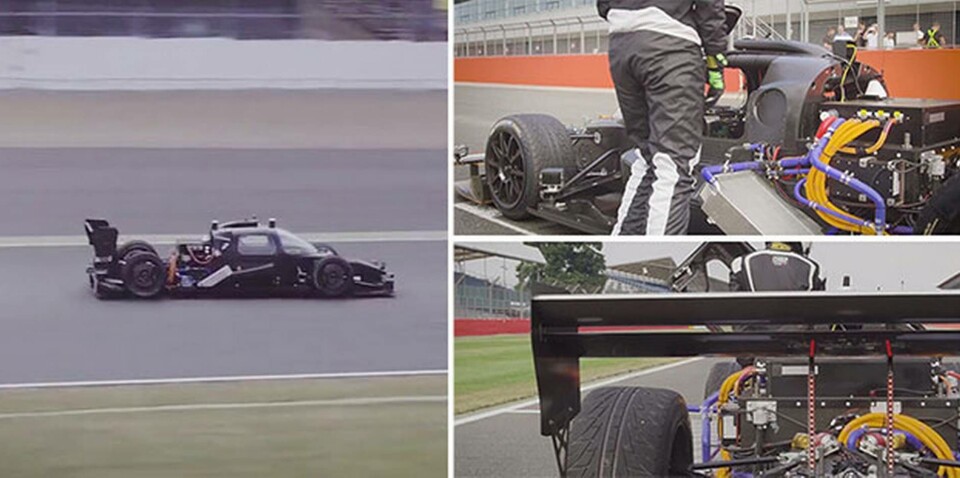 I testbilens förarhytt kan tävlingsstallen övervaka sina system för autonom körning. Foto: Roborace I testbilens förarhytt kan tävlingsstallen övervaka sina system för autonom körning. Foto: Roborace