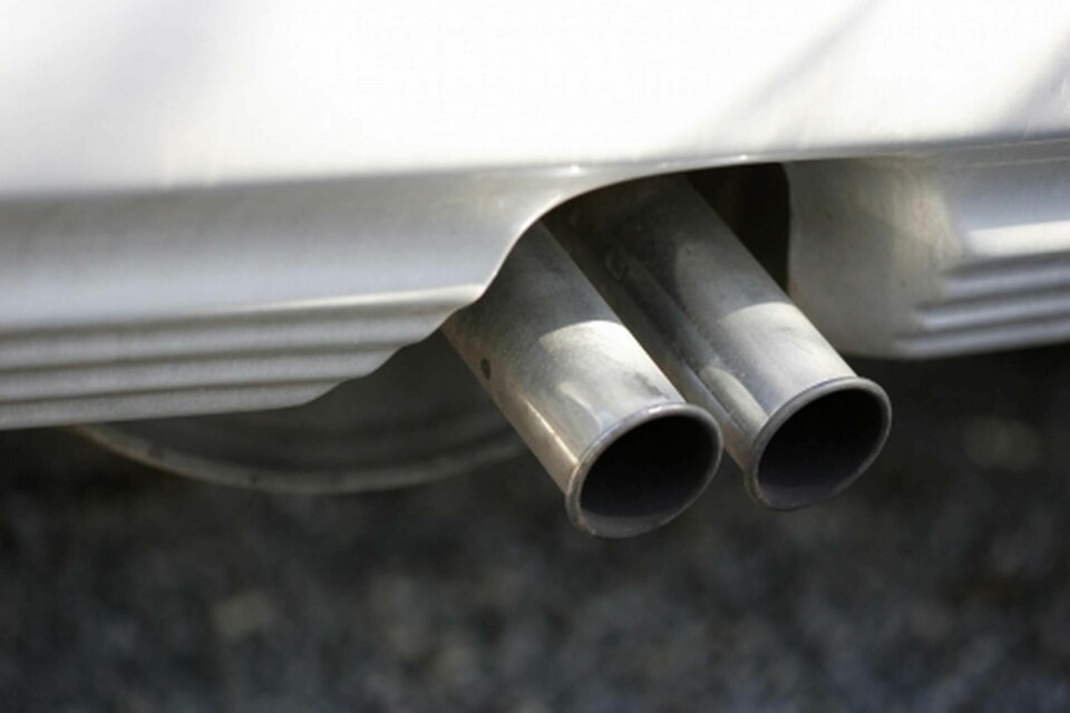 Hårda utsläppskrav i EU från 2012 - men Sverige fick igenom en 20-procentig rabatt för etanolbilar. Foto: Colourbox