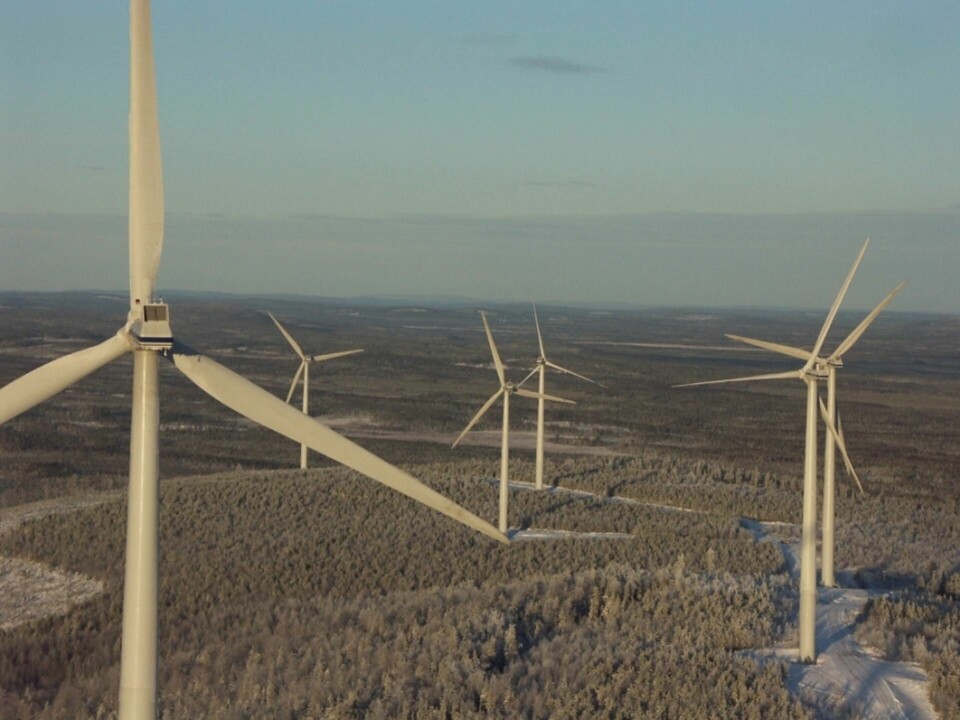 Aapuas vindkraftspark i Övertorneå drabbas av nedisning. Nu ska man testa ny teknik med Energimyndighetens hjälp. Foto: Kent Larsson