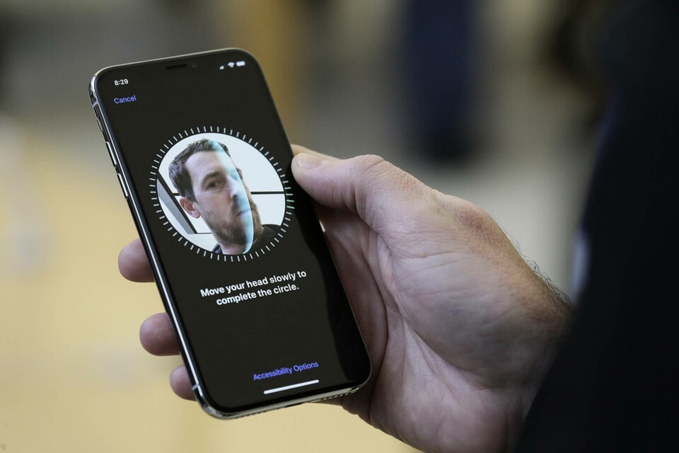 Ansiktsigenkänning finns bland annat som nyckelfunktion i många mobiltelefoner. Arkivbild. Foto: Eric Risberg/AP/TT Ansiktsigenkänning finns bland annat som nyckelfunktion i många mobiltelefoner. Arkivbild. Foto: Eric Risberg/AP/TT