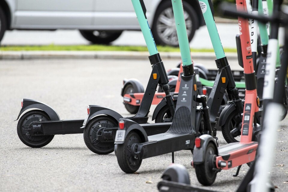 Ett norsk företag har i smyg placerat ut sparkcyklar i Gävle och Växjö. Arkivbild. Foto: Terje Pedersen/NTB Scanpix/TT Ett norsk företag har i smyg placerat ut sparkcyklar i Gävle och Växjö. Arkivbild. Foto: Terje Pedersen/NTB Scanpix/TT