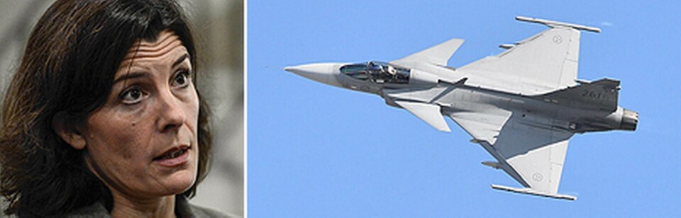 Försvarsminister Karin Enström tycker att kryssningsrobotar på nya Jas Gripen blir avskräckande. Planet på bilden är från världscuptävlingarna i Falun, mars 2014. Foto: TT Försvarsminister Karin Enström tycker att kryssningsrobotar på nya Jas Gripen blir avskräckande. Planet på bilden är från världscuptävlingarna i Falun, mars 2014. Foto: TT