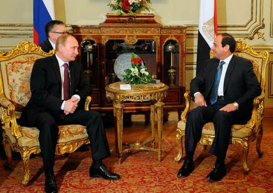Vladimir Putin träffar Egyptens president Abdel Fattah al-Sisi. Foto: TT-bild