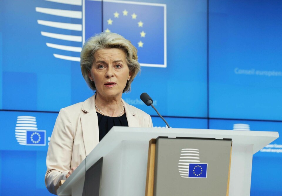 EU-kommissionen och dess ordförande Ursula von der Leyen har nu godkänt Sveriges del av det gemensamma coronastödet. Arkivfoto. Foto: Olivier Matthys/AP/TT