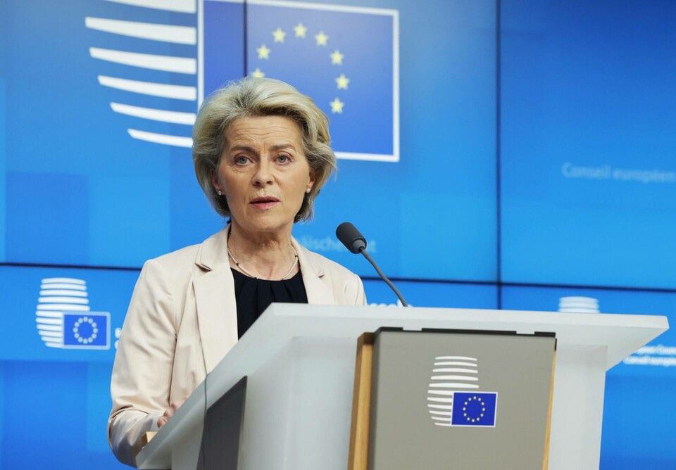 EU-kommissionen och dess ordförande Ursula von der Leyen har nu godkänt Sveriges del av det gemensamma coronastödet. Arkivfoto. Foto: Olivier Matthys/AP/TT EU-kommissionen och dess ordförande Ursula von der Leyen har nu godkänt Sveriges del av det gemensamma coronastödet. Arkivfoto. Foto: Olivier Matthys/AP/TT