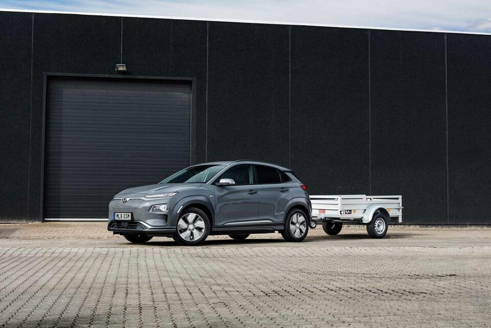 Nya Hyundai Kona. Väljer man varianten med större batteri ges möjlighet att köra med dragkrok. Foto: Hyundai Nya Hyundai Kona. Väljer man varianten med större batteri ges möjlighet att köra med dragkrok. Foto: Hyundai