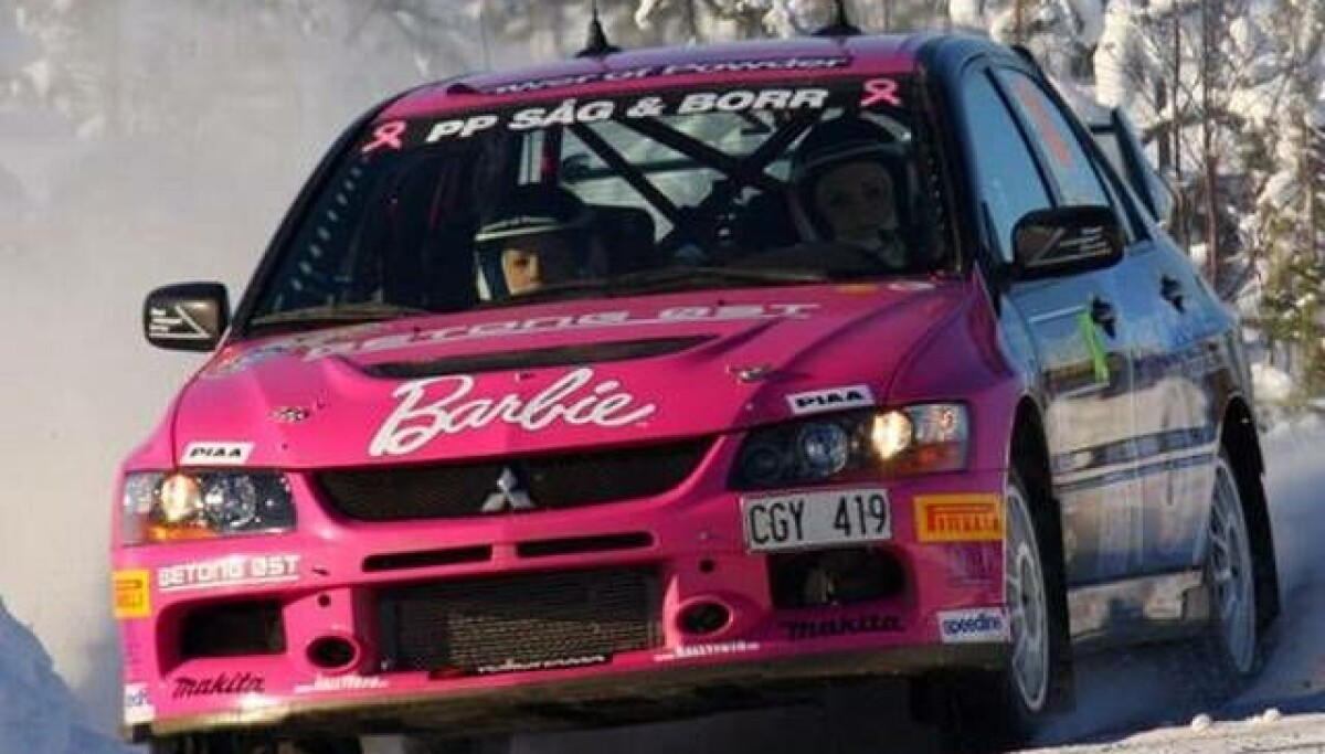 Ramona Karlsson kör rally i turbo3g