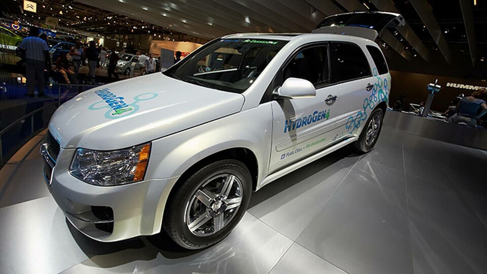 GM ger upp efter två årtiondens försök att vinna terräng på en av världens mest konkurrensutsatta marknader med bilmärket Chevrolet. På bilden General Motors Chevy Equinox Fuel Cell suv. Foto: Alamy GM ger upp efter två årtiondens försök att vinna terräng på en av världens mest konkurrensutsatta marknader med bilmärket Chevrolet. På bilden General Motors Chevy Equinox Fuel Cell suv. Foto: Alamy