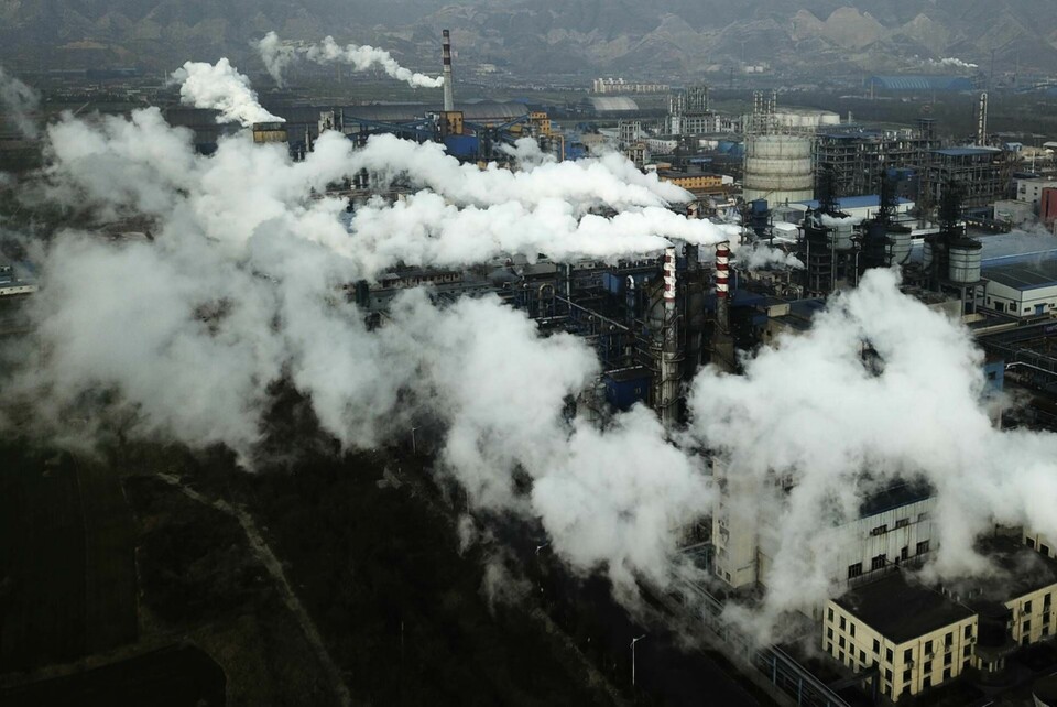 Kolframställning för tillverkning av stål i Kina. Foto: Sam MnNeil / TT